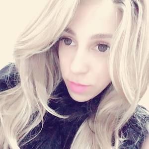 Meet your Posher, Desiree